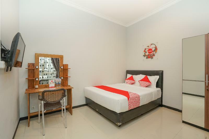Hotel Reddoorz Near Surabaya Zoo Esterno foto
